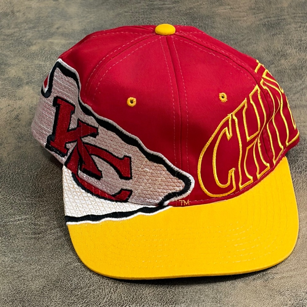 Starter Right Hat Kansas City Chiefs Mens OSFM Red Yellow VTG NFL Snapback Cap